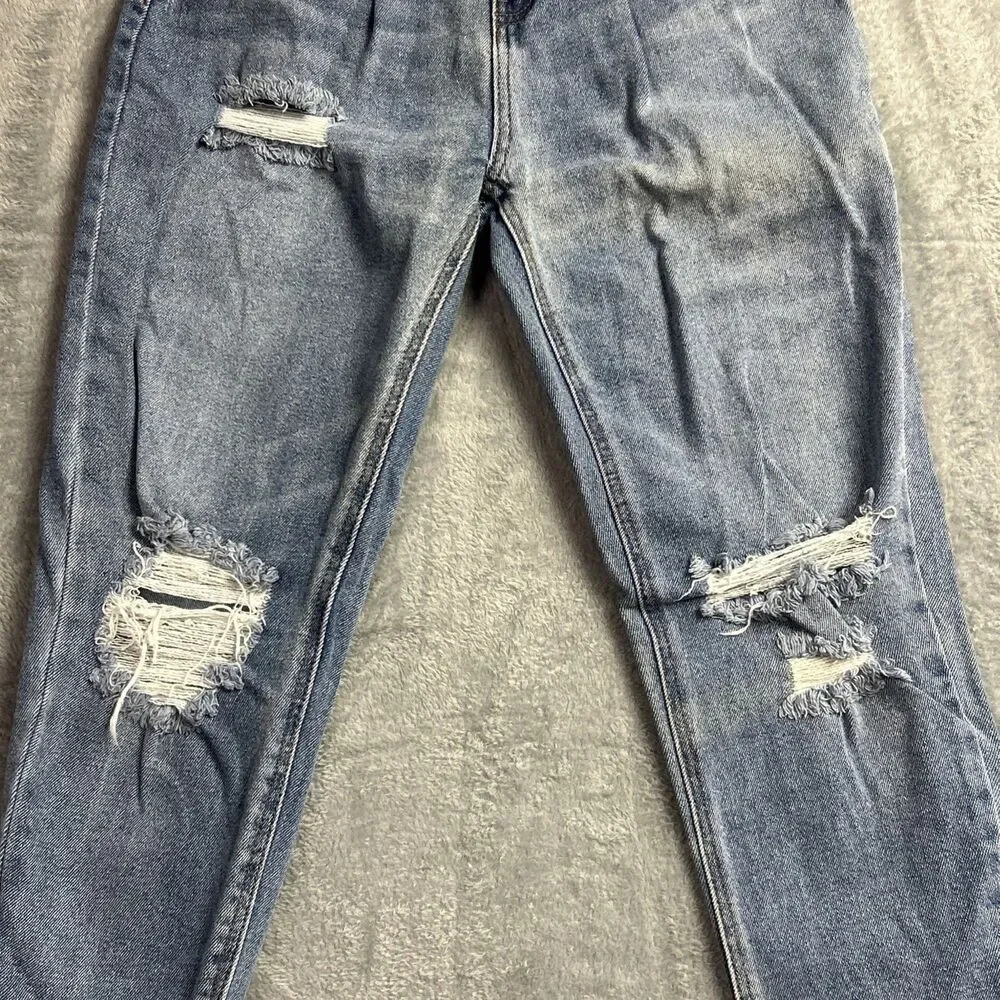Tinseltown Womens Jeans Sz. 1 Distressed Straight Leg Medium Wash - Picture 3 of 16